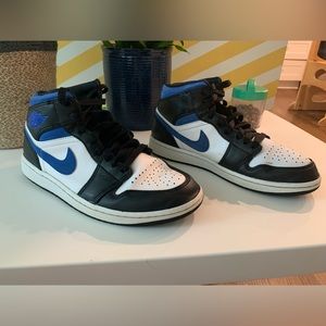 Nike Air Jordan 1 Mid